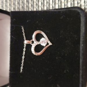 Heart shape pendent with necklace